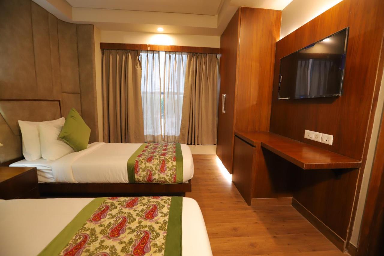 Ip Royal Hotel - New Delhi Exterior photo