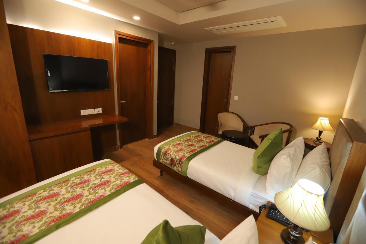 Ip Royal Hotel - New Delhi Exterior photo